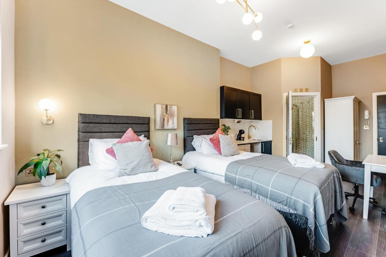Elegant Studio - Perfect For Explorers Appartement Londen Buitenkant foto